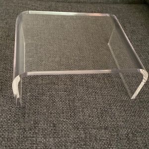 Acrylic desk stand